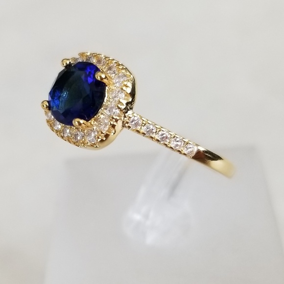 18k Sapphire Ring - Picture 2 of 7